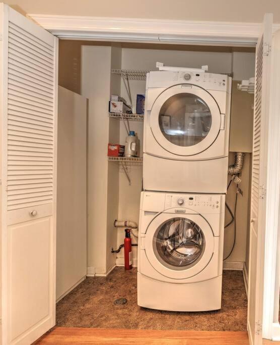 Spacious Row Home Next Transit Near Downtown W Parking シカゴ エクステリア 写真