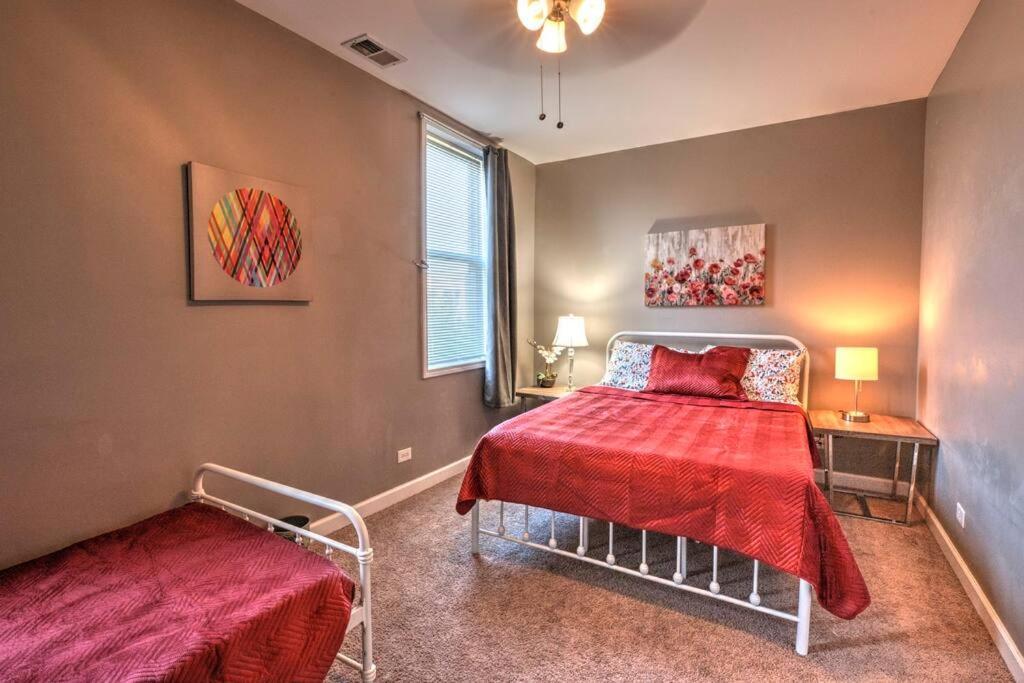 Spacious Row Home Next Transit Near Downtown W Parking シカゴ エクステリア 写真