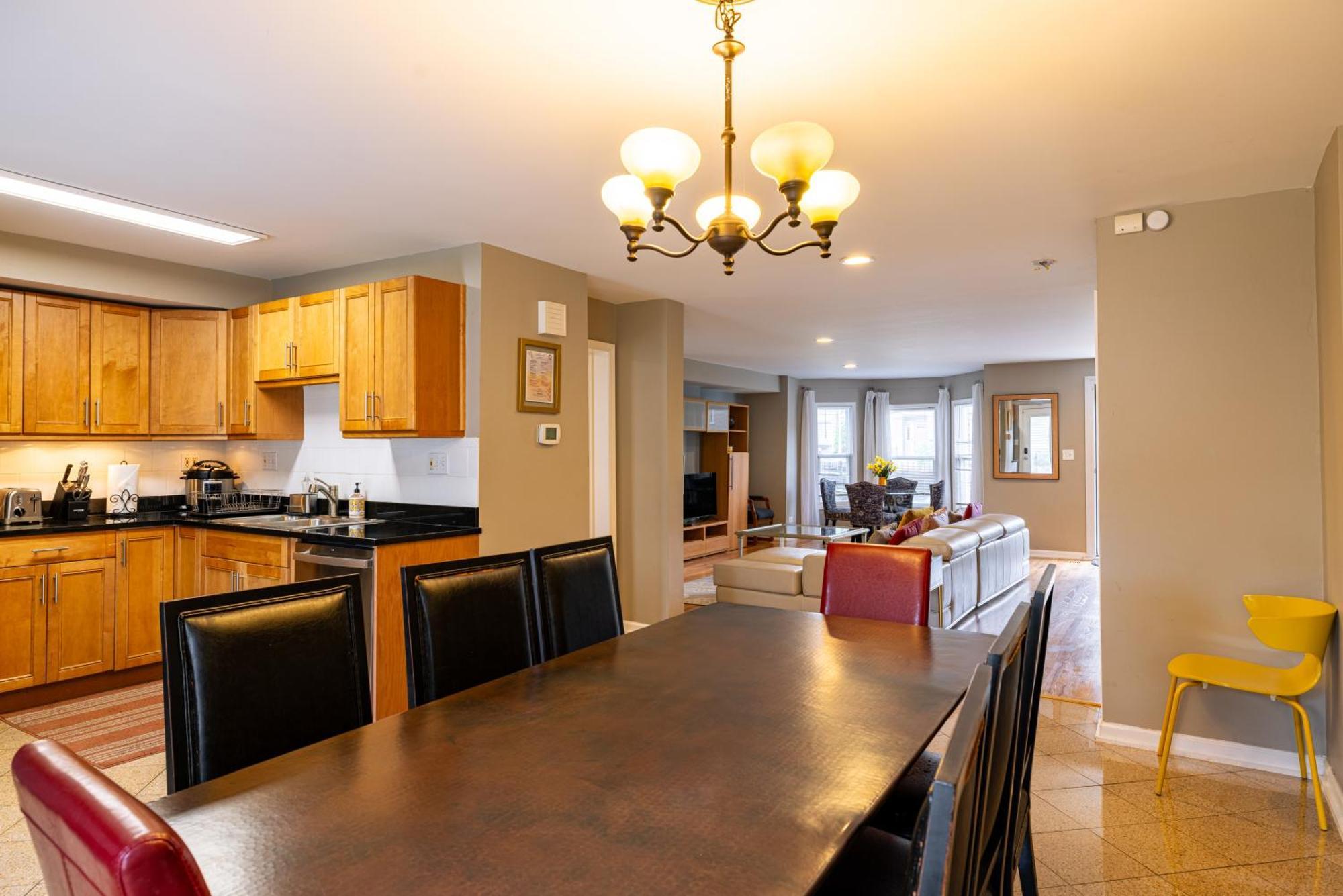 Spacious Row Home Next Transit Near Downtown W Parking シカゴ エクステリア 写真